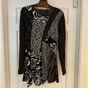 IV Collection gorgeous a line tunic size M